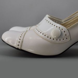 White Pierced Oxford Vintage 60s High Heeled Shoes 8.5 - Fashionconservatory.com
