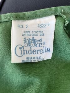 Cinderella, vintage-1950s, cotton sundress with full skirt, matching belt and novelty patch pockets - Fashionconservatory.com