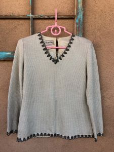 1960s 1970s Silver Metallic Sweater Sz M - Fashionconservatory.com