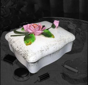 1950s Ceramic Rose Vanity Trinket Box, Retro Dresser Accessory