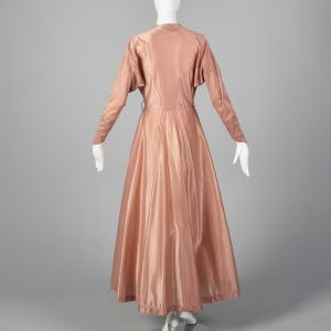 Small 1950s Schiaparelli Robe Pink Dressing Gown Long Sleeve House Coat Wrap Pin Up Boudoir  - Fashionconservatory.com