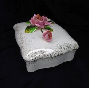 1950s Ceramic Rose Vanity Trinket Box, Retro Dresser Accessory - Fashionconservatory.com