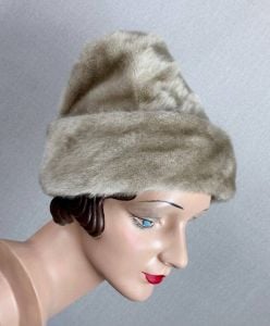 70s Beige Faux Fur Peaked Winter Hat, Sz 22 1/2, VFG