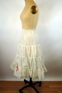 1950s petticoat nylon tiered ruffles slip with satin bow by Triangle Size S - Fashionconservatory.com
