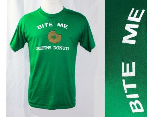 1970s Funny T Shirt - Men's Size Small Medium - Bite Me Greens Donuts - 1970s Unisex Casual Tee