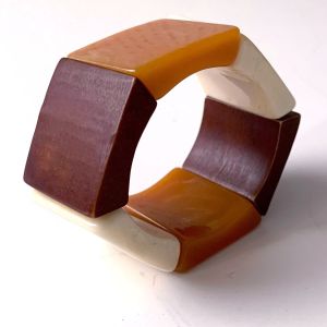 Vintage Cream Butterscotch Lucite Wood Link Wide Stretch Bracelet Plastic Tiki MCM