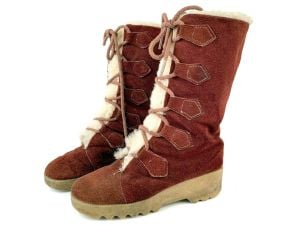 Vintage 1970s Brown Suede Wedge Lace Up Fleece Lined Winter Boots  | Sizes 8-8.5