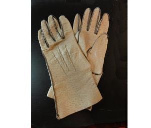 Vintage 60s Ladies Beige Leather Gloves American Made Genuine Deerskin Size 6 1/2 by Max Mayer's - Fashionconservatory.com