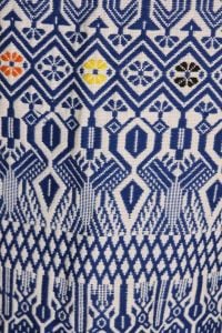 1960s 1970s Guatemalan Blue and White Woven Novelty Bird Sleeveless Fringe Vest by Mayatex - L - Fashionconservatory.com