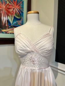 1950s Gotham Pink Embroidered Slip Nightgown Negligee Floral Lace - Sz 34/ S - Fashionconservatory.com