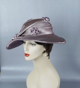 90s Mauve Satin Wide Brim Capeline Church Hat by Ms Divine, Sz 22 1/2 - Fashionconservatory.com