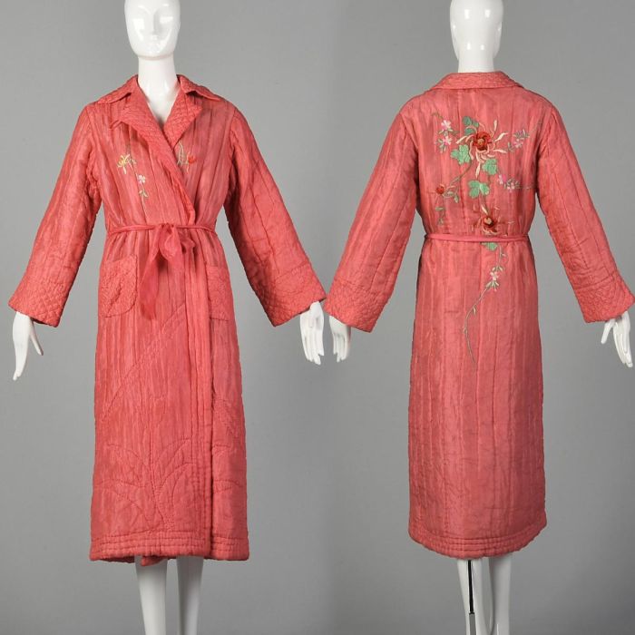 Medium 1930s Pink Robe Quilted Asian Inspired Silk Floral Embroidered Dressing Gown