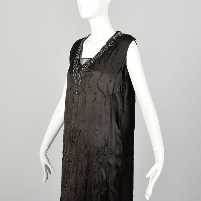 XL 1920s Sleeveless Beaded Flapper Dress Satin Clear Black Glass Beaded Flame Motif