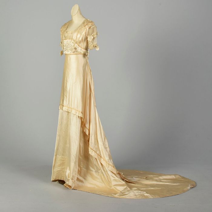 XS 1800s Victorian Wedding Dress Silk Gown Floral Applique Short Sleeve Study As Is | Fashion Conservatory XS 1800s Victorian Wedding Dress Silk Gown Floral Applique Short Sleeve Study As Is | Fashion Conservatory