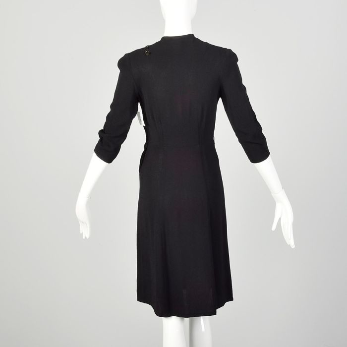 1940s little black dress XS Rayon Crepe Sequin Applique Art Deco Affordable Becca's White Dress Was Taglia:10 each piece has stood Mini dress