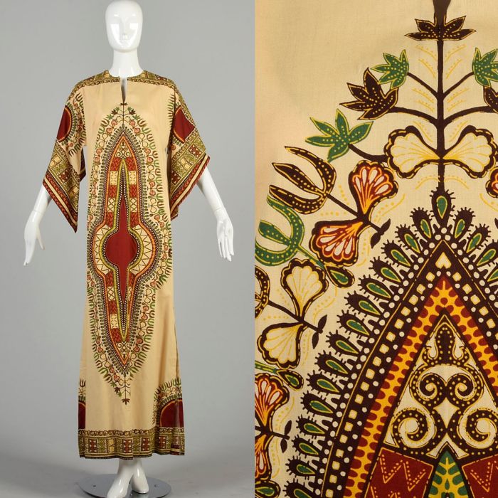 Medium 1970s Tan Kaftan Earth Tones Batik Ethnic Bohemian Angel Sleeves Casual Loungewear Maxi Dress Medium 1970s Tan Kaftan Earth Tones Batik Ethnic Bohemian Angel Sleeves  Casual Loungewear Maxi Dress | Fashion Conservatory