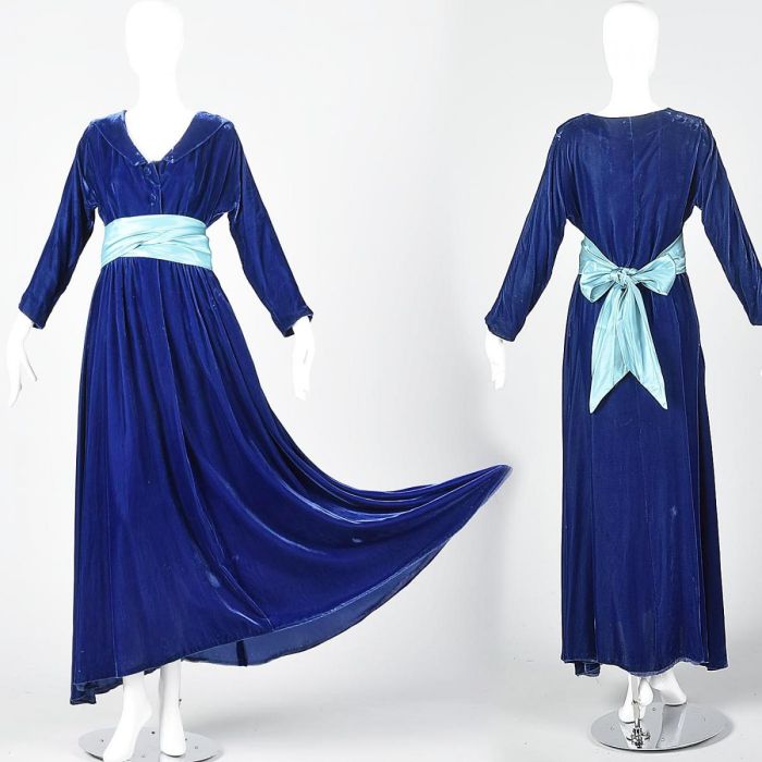 blue velvet dressing gown 1_9c21c86c-c2d1-4576-adbe-813de4cb8478_large.png?v=1741895555