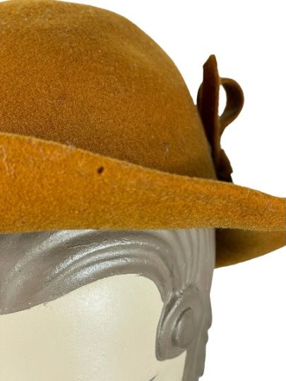 Doeskin wool felt hat with feathers by Geo. Bollman  display picture 3