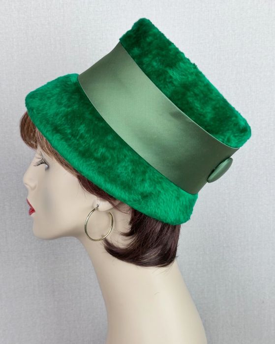 Vintage 60s Kelly Green Fur Felt Hat | Fashion Conservatory display picture 1