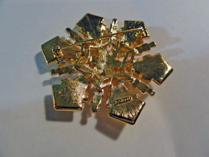 Vintage Monet Gold Tone Crystal Rhinestone Snowflake Brooch/Pin 2024