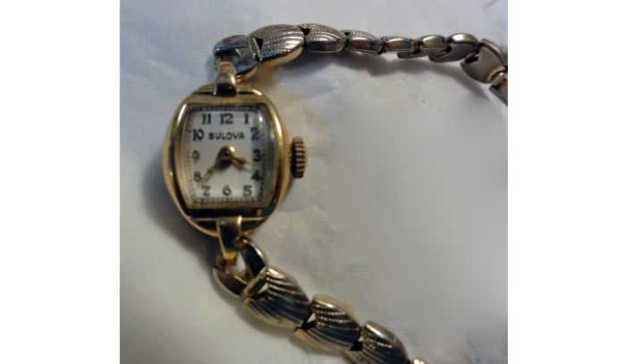 Vintage 50s Dainty Bulova Watch 10K Gold Filled Ladies Wristwatch