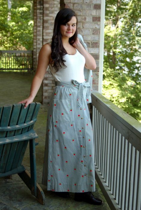 1970s maxi skirt and blouse, apple print skirt, blue white ticking