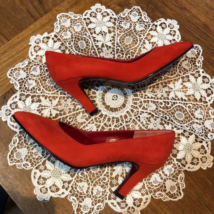 Escarpins Charles Jourdan Vintage - Cuir Suédé Rouge Foncé Imprimé - Taille 38 - Neuf Sans Boîte