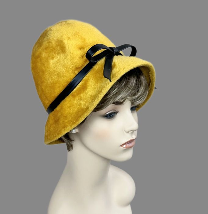 Vintage 60s Goldenrod Yellow Faux Fur Brimmed Cloche Hat by  display picture 2