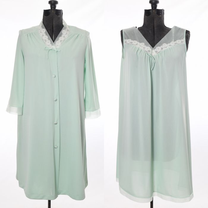 70’s Green Polyester Sheer Lace Nightgown Robe Set