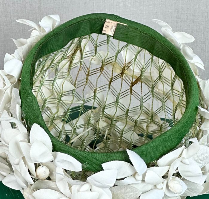 60s White Flower Petal Pillbox Hat Fashion Conservatory