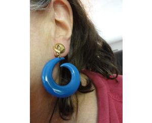 Vintage 1980s Earrings Avon Blue Plastic Swirl Dangle Avant Garde Clip On