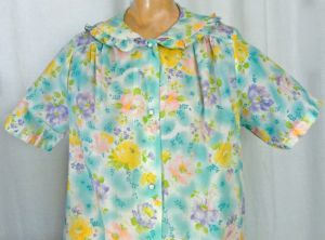 Vintage 1960s Robe Housecoat Blue Yellow Purple Floral Print Dressing Gown Snap Front - Fashionconservatory.com