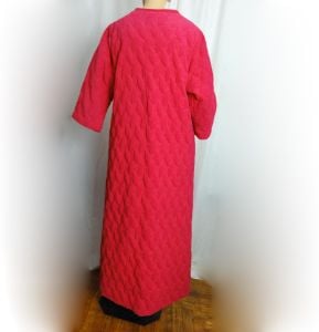 Vintage 1960s Robe Fuchsia Hot Pink Quilted Velour Evelyn Pearson Housecoat Bathrobe Zipper Front - Fashionconservatory.com