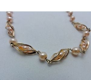 Vintage 1950s-1960s Necklace with Caged Faux Pearl Beads Gold Tone 17'' Choker
