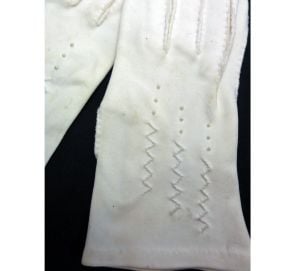 Vintage Van Raalte 1960s Off White Gloves Beaded Cotton Made in USA Wedding Accessories  - Fashionconservatory.com