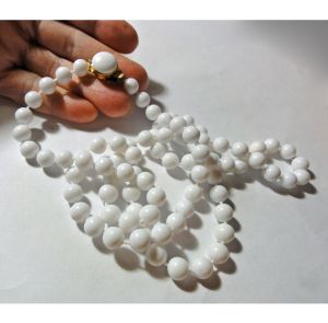 Vintage 1950s - 60s Long Necklace White Plastic Lucite Beads 30'' Hong Kong - Fashionconservatory.com