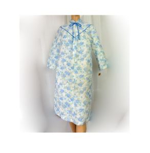 Vintage 70s Robe Quilted Blue Roses Print Housecoat Zipper Front Bathrobe Deadstock ''Monte Carlo''