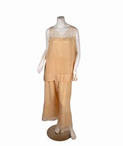 1920s Peach Silk Pajamas with Lace Trim - Fashionconservatory.com