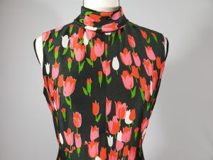 Vintage Early 1970's Emilio Borghese Maxi Sleeveless Hostess Dress Tulips Garden Party - Fashionconservatory.com