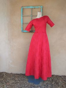 1960s Red Brocade Evening Gown Wedding Dress Sz S W26 - Fashionconservatory.com