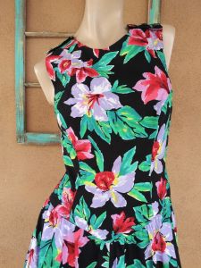 1980s Hawaiian Floral Dress Criss Cross Straps Sz M - Fashionconservatory.com