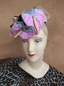 1960s Fascinator Hat Tilt Percher w Anthurium