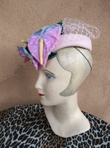 1960s Fascinator Hat Tilt Percher w Anthurium - Fashionconservatory.com