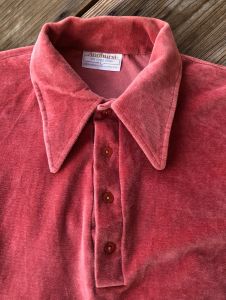 1980s Mens Pink Velour Shirt Mens 44 - Fashionconservatory.com