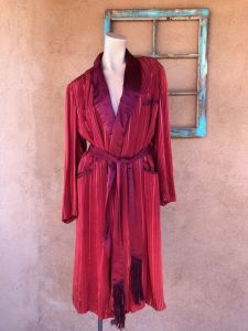 1940s Red Rayon Dressing Robe 