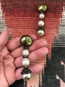 1980s Pearl Dangle Drop Earrings Clip On - Fashionconservatory.com