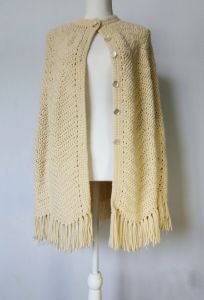 Vintage 1970's Hand Knit Beige Fringe Poncho Cape Free Size - Fashionconservatory.com