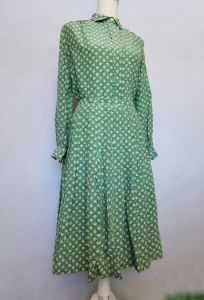 1960's Green and Cream Silk Hand Sewn Two Piece Long Sleeve Pleated Skirt Set Peter Pan Collar  - Fashionconservatory.com