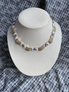 1950s White Thermoset Choker Necklace Adj to 16.5 Inches