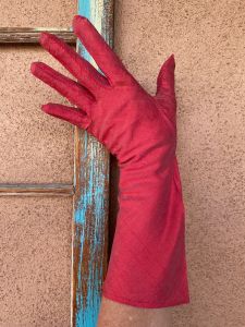 1940s Red Rayon Gloves Bracelet Length Sz 6 7 - Fashionconservatory.com